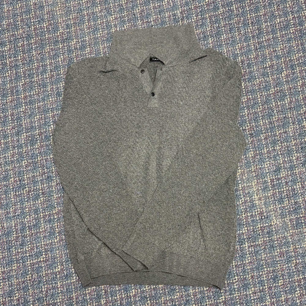 New without tags Tahari men’s long sleeve sweater